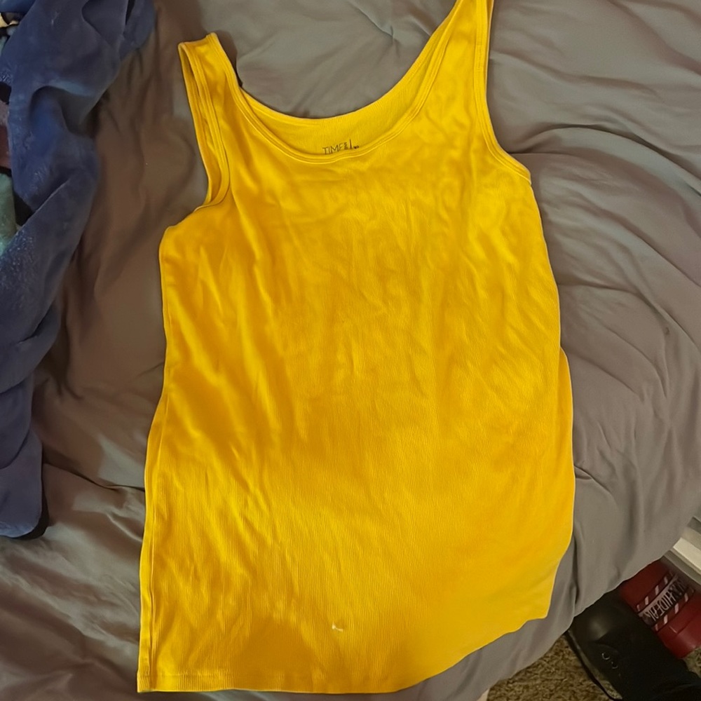 tank top, barely worn just getting rid of it because it doesn’t fit